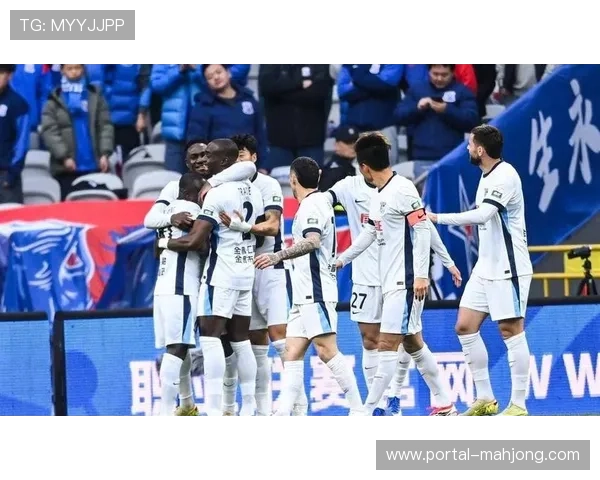 上海申花对阵大连英博进攻火力 首轮展现强大的攻击组合效率 上海申花对阵大连英博进攻火力 首轮展现强大的攻击组合效率